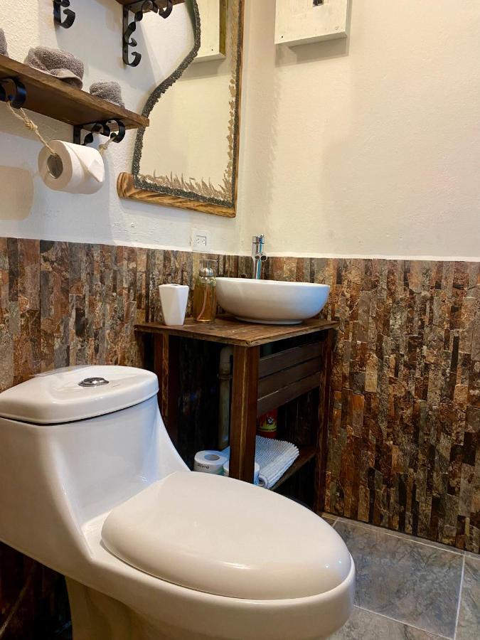 Boutique Rooms River Front At La Junta 多米尼克 外观 照片